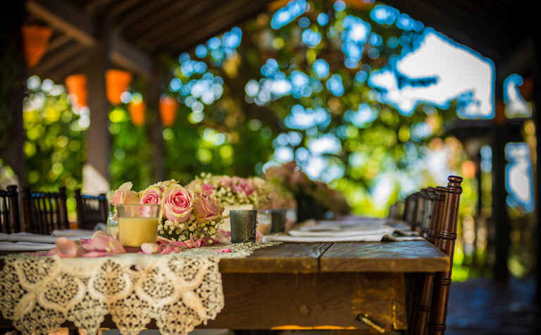 Wedding table decoration with flowers at Hacienda Siesta Alegre Inn